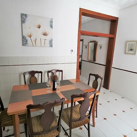 Apartment Big With Unique Patio Near Santa Barbara Castle *