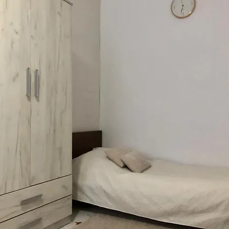 Apartment Big With Unique Patio Near Santa Barbara Castle