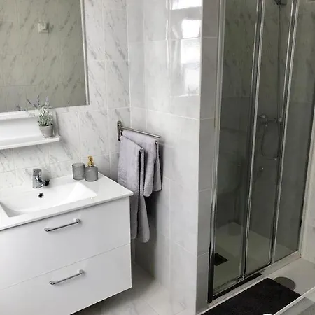 Apartment Big With Unique Patio Near Santa Barbara Castle