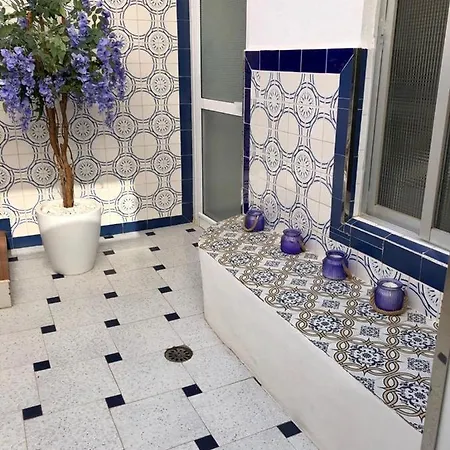 Apartament Big With Unique Patio Near Santa Barbara Castle